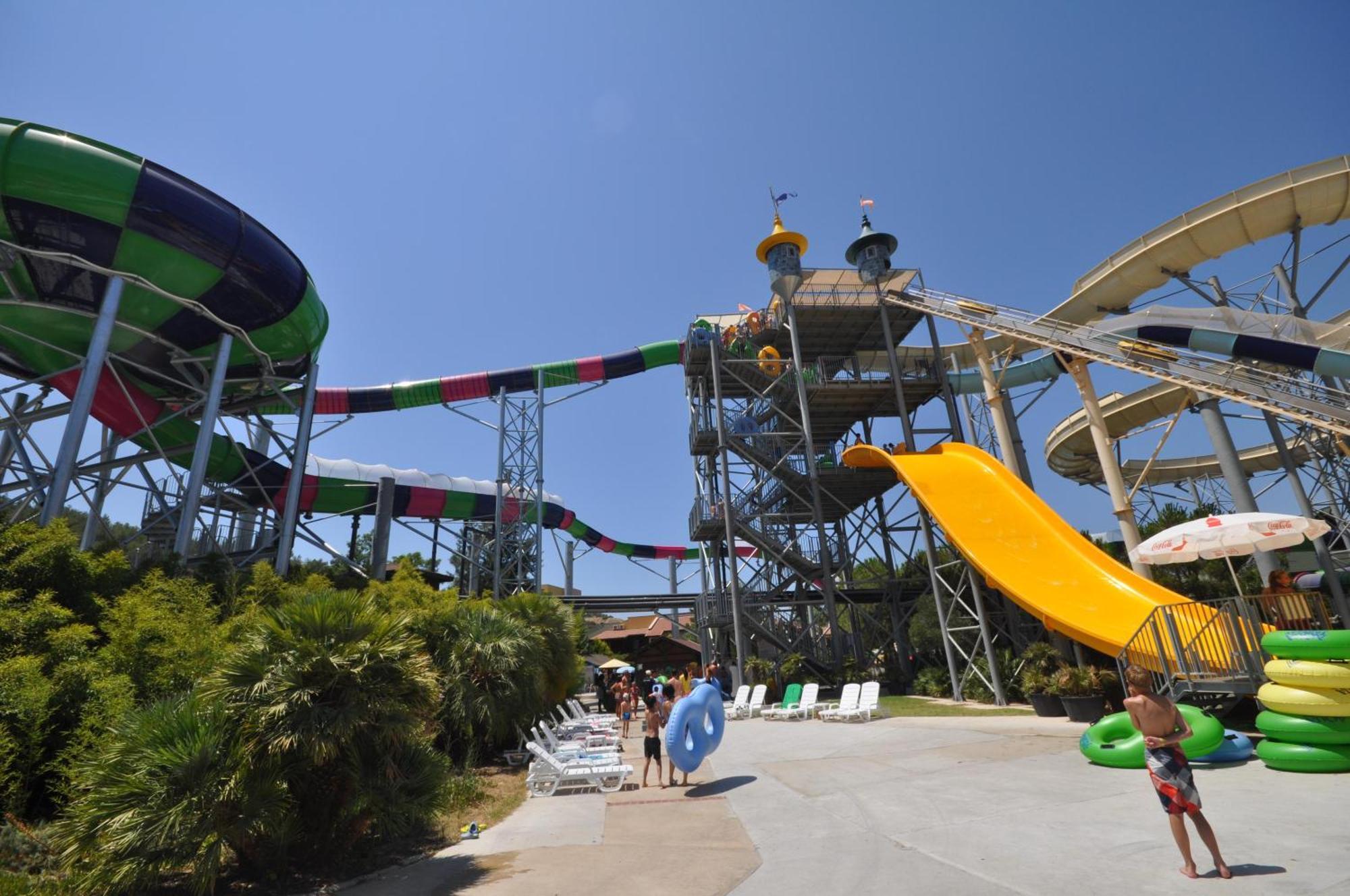 Aqua Fantasy Aquapark Hotel & Spa 쿠사다시 외부 사진