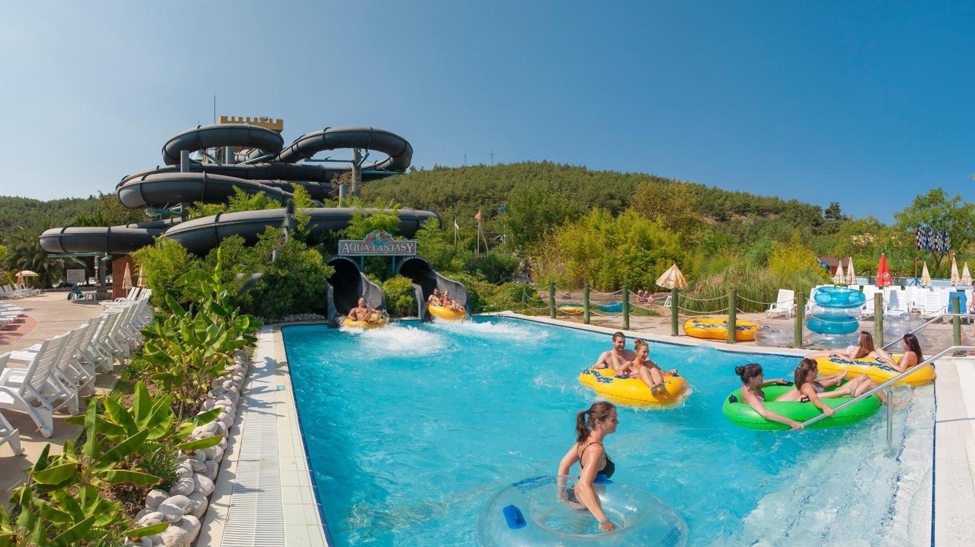 Aqua Fantasy Aquapark Hotel & Spa 쿠사다시 외부 사진