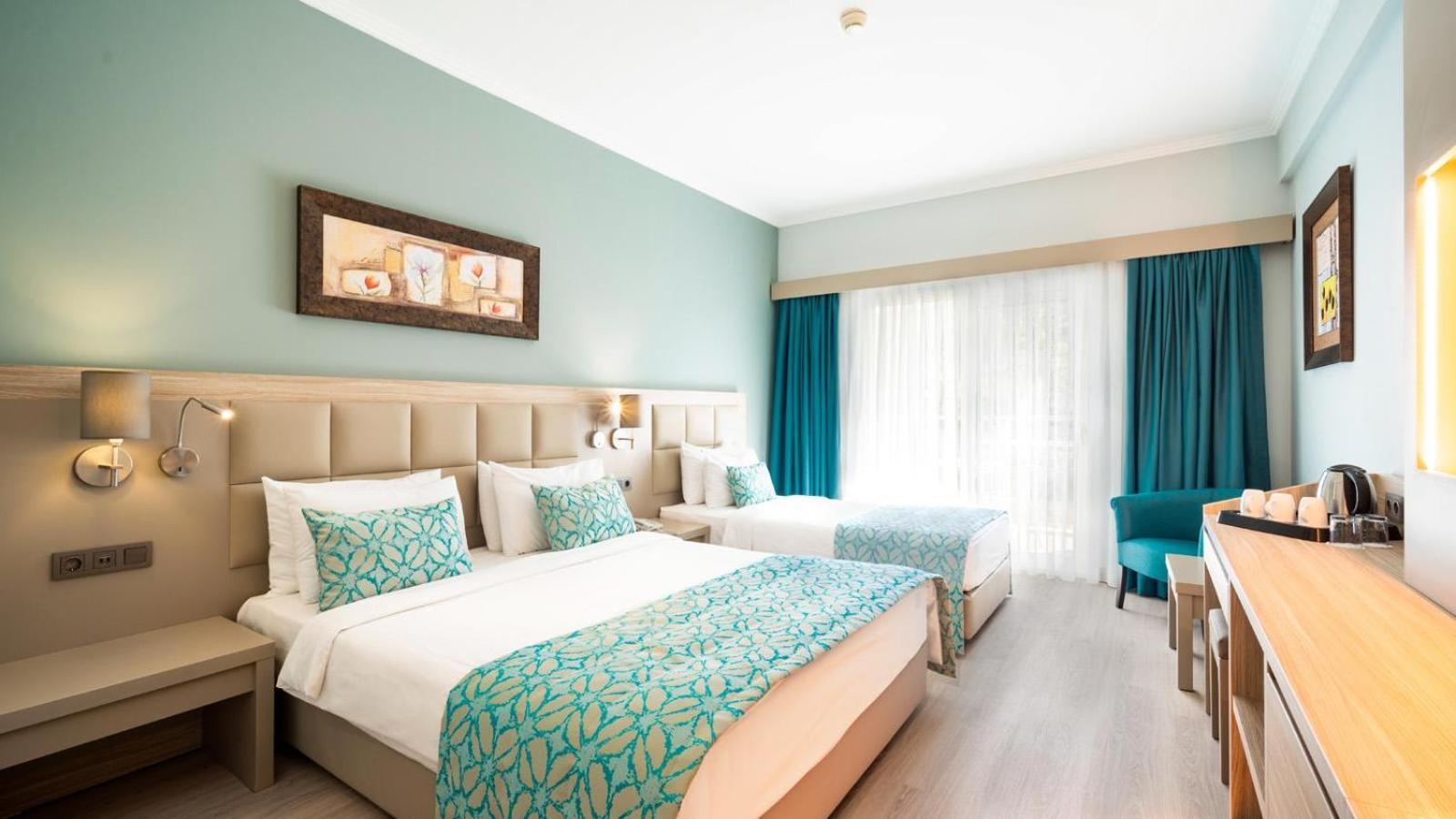 Aqua Fantasy Aquapark Hotel & Spa 쿠사다시 외부 사진