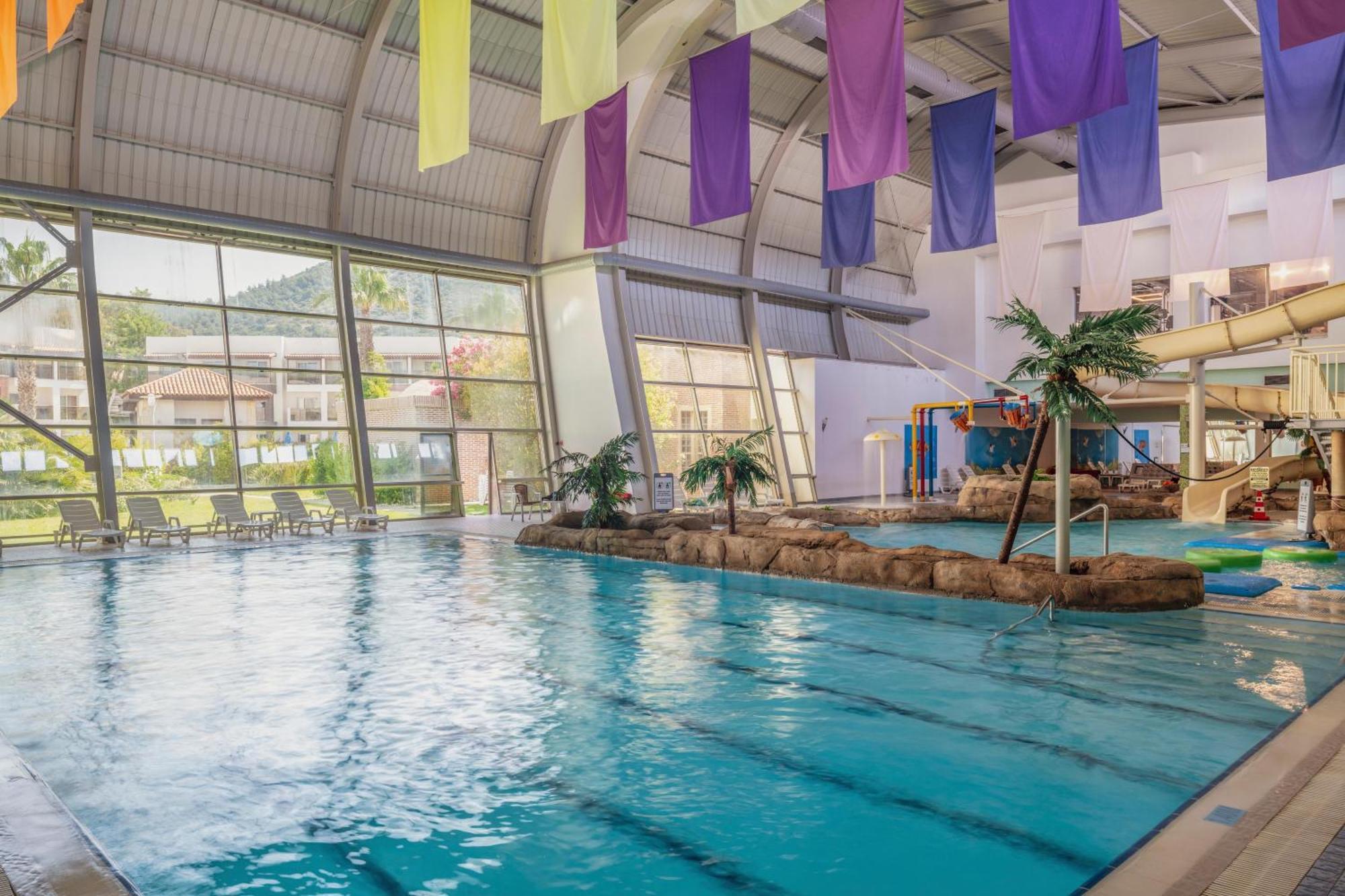 Aqua Fantasy Aquapark Hotel & Spa 쿠사다시 외부 사진